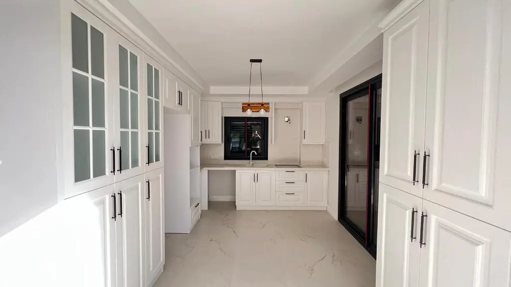 Fitted kitchen